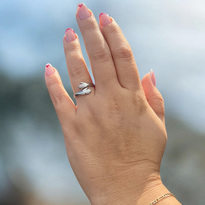 Artistic Hand-Shaped Ring