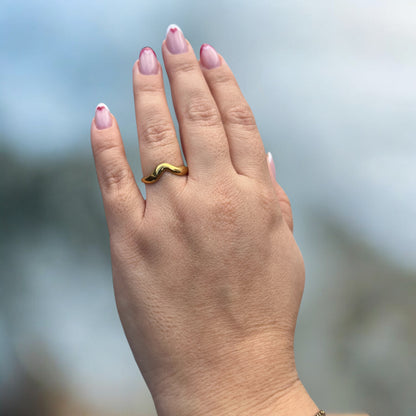 Elegant Wave Ring