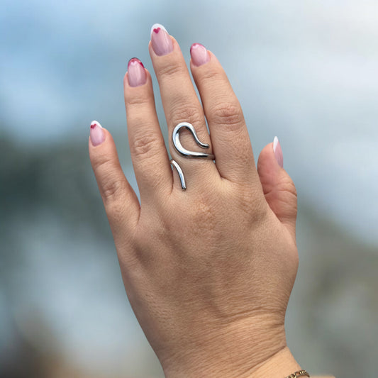 Stylish Fluid Ring